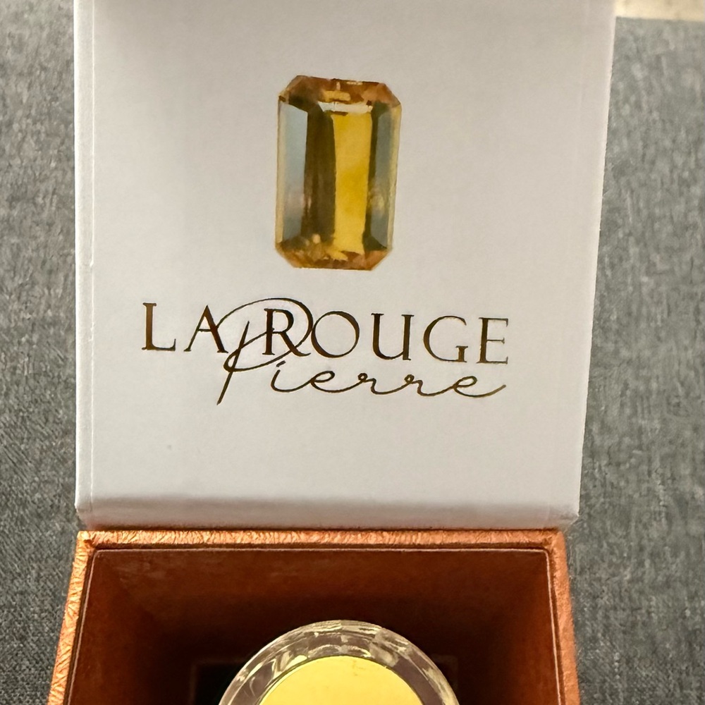 La Rouge Pierre Topaz Collection Vitamin C Serum - Picture 4 of 9